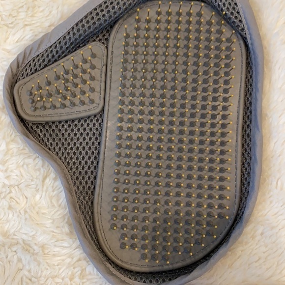 Pet parade hair removing massage pet  grooming Gloves NEW - Picture 5 of 6